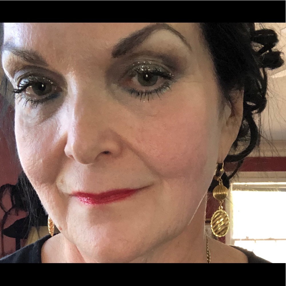 Meet your Posher, Pamela